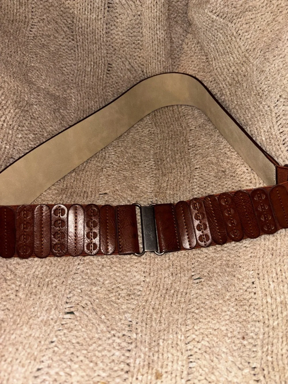 Wide Brown Leather Statement Belt with Oval Stitched Panels Elastic Back L/XL - Picture 3 of 4